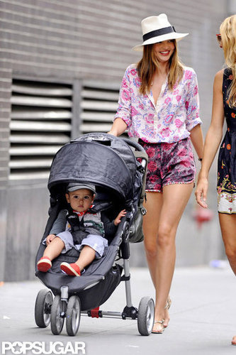 In September 2012, Miranda Kerr took Flynn Bloom out for a stroll in NYC.
In September 2012, Miranda Kerr took Flynn Bloom out for a stroll in NYC.