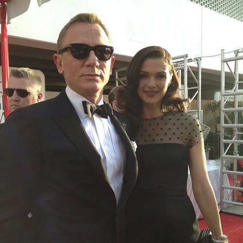 Daniel Craig (in a hot pair of shades) hit the Golden Globes red carpet with wife Rachel Weisz.
Source: Instagram user goldenglobes
Daniel Craig (in a hot pair of shades) hit the Golden Globes red carpet with wife Rachel Weisz.
Source: Instagram user goldenglobes