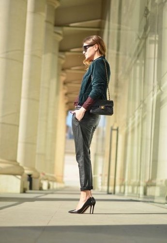 Leather pants in a looser, trouser silhouette take on a more sophisticated identity, especially styled up with pointed-toe pumps and a Chanel bag.
Source: Loobook.nu
Leather pants in a looser, trouser silhouette take on a more sophisticated identity, especially styled up with pointed-toe pumps and a Chanel bag.
Source: Loobook.nu