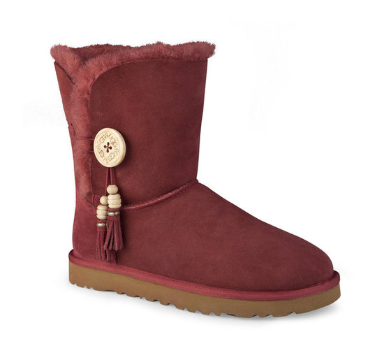 Kick Your Wardrobe Up a Notch in Signature UGG® Australia Style Kick Your Wardrobe Up a Notch in Signature UGG® Australia Style