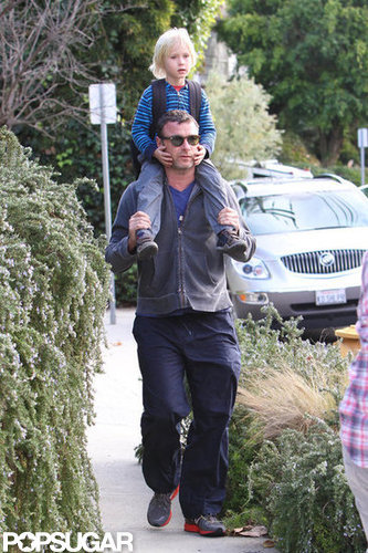 Liev Goes on Dad Duty While Naomi Prepares For the Red Carpet Liev Goes on Dad Duty While Naomi Prepares For the Red Carpet