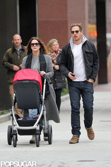 Drew Barrymore and Will Kopelman took a stroll with their daughter, Olive Kopelman.
Drew Barrymore and Will Kopelman took a stroll with their daughter, Olive Kopelman.