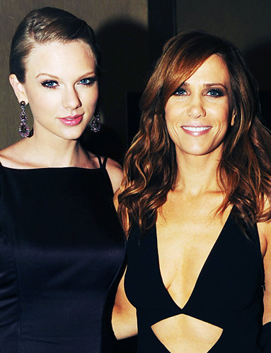 Taylor Swift and Kristen Wiig Taylor Swift and Kristen Wiig