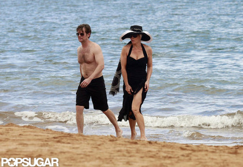 Parenthood's Peter Krause Goes Shirtless in a Beach Scene With Monica Potter Parenthood's Peter Krause Goes Shirtless in a Beach Scene With Monica Potter