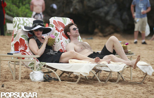 Parenthood's Peter Krause Goes Shirtless in a Beach Scene With Monica Potter Parenthood's Peter Krause Goes Shirtless in a Beach Scene With Monica Potter