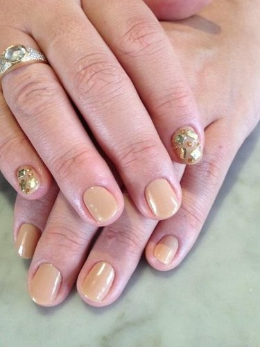 For the SAG Awards, Busy Philipps jazzed up two fingers of her nude manicure with gilded embellishments.
Source: Twitter user Busyphilipps25
For the SAG Awards, Busy Philipps jazzed up two fingers of her nude manicure with gilded embellishments.
Source: Twitter user Busyphilipps25