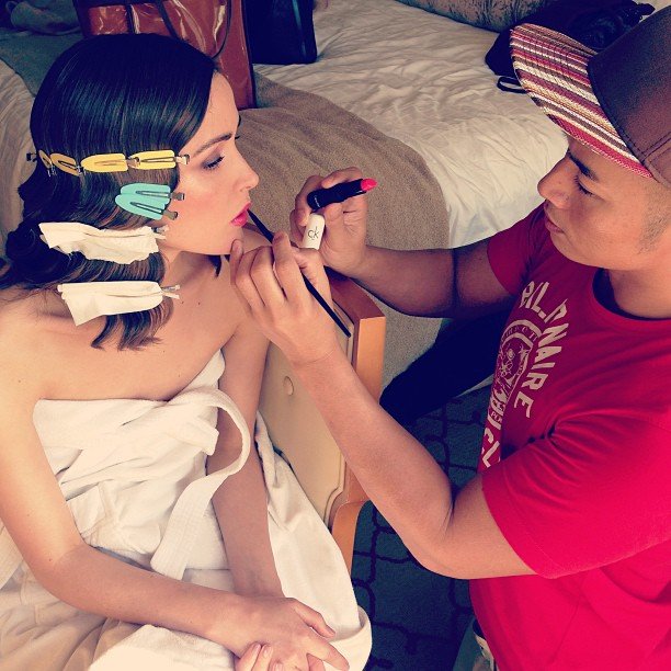 Rose Byrne's finger waves set while she gets her hot pink lipstick applied before the SAG Awards.
Source: Instagram user hungvanngo
Rose Byrne's finger waves set while she gets her hot pink lipstick applied before the SAG Awards.
Source: Instagram user hungvanngo