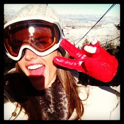 Alessandra Ambrosio hit the slopes in Park City, UT.
Source: Twitter user AngelAlessandra
Alessandra Ambrosio hit the slopes in Park City, UT.
Source: Twitter user AngelAlessandra