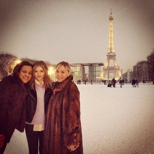 Chloë Moretz visited the Eiffel Tower with her mom and a friend.
Source: Instagram user cmoretz
Chloë Moretz visited the Eiffel Tower with her mom and a friend.
Source: Instagram user cmoretz