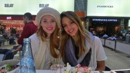 Jessica Alba enjoyed Paris with a friend.
Source: Twitter user jessicaalba
Jessica Alba enjoyed Paris with a friend.
Source: Twitter user jessicaalba
