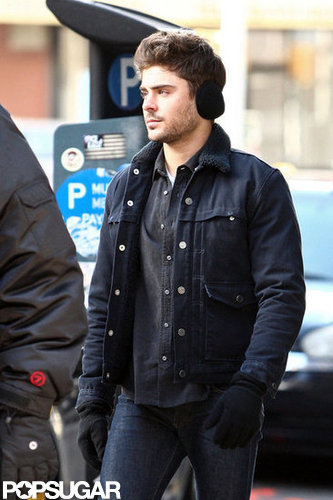 Zac Efron wore earmuffs in NYC.
Zac Efron wore earmuffs in NYC.
