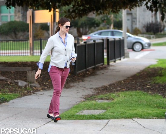 Jennifer Garner stopped at an LA park with her daughter Violet Affleck.
Jennifer Garner stopped at an LA park with her daughter Violet Affleck.