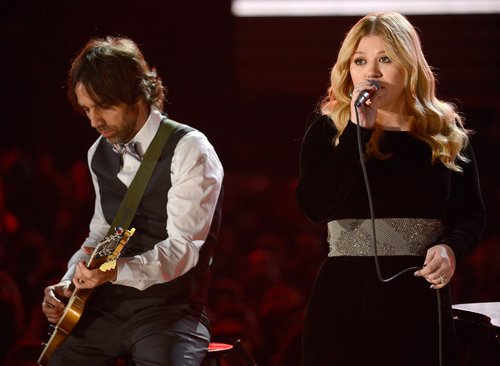 Kelly Clarkson took the stage to perform.
Kelly Clarkson took the stage to perform.