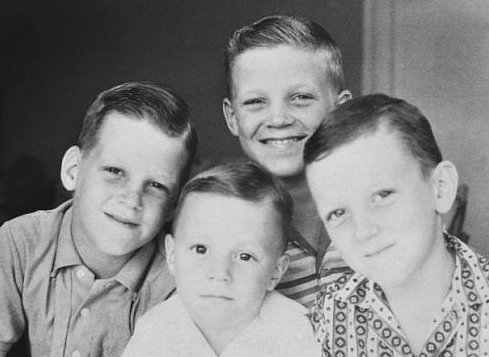 Amazing Family Then-and-Now Photos