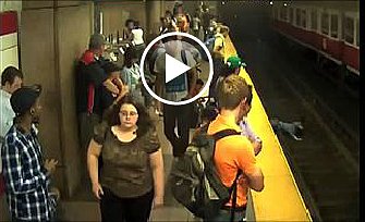Strangers Rescue Mom and Tot Who Fell Onto Subway Tracks (VIDEO)
