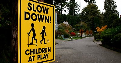 When Should You Let Your Child Play Outside Alone? 