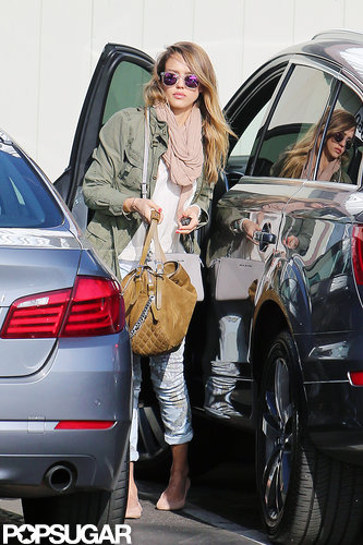 Jessica Alba Makes It to a Mid-Award-Season Meeting Jessica Alba Makes It to a Mid-Award-Season Meeting
