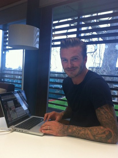 David Beckham answered fans' questions from H&M's Twitter account.
Source: Twitter user hm
David Beckham answered fans' questions from H&M's Twitter account.
Source: Twitter user hm