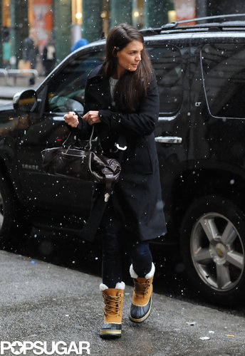 Katie Holmes Breaks From FW as NYC Braces For a Blizzard Katie Holmes Breaks From FW as NYC Braces For a Blizzard