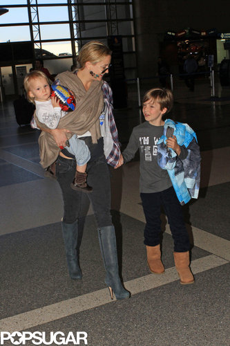 Kate Hudson Flies the Smiley Skies With Ryder and Bingham Kate Hudson Flies the Smiley Skies With Ryder and Bingham