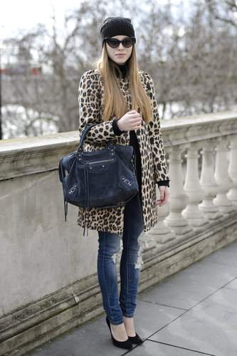 A wild print topper became the focal point of this cool-girl mix.
A wild print topper became the focal point of this cool-girl mix.