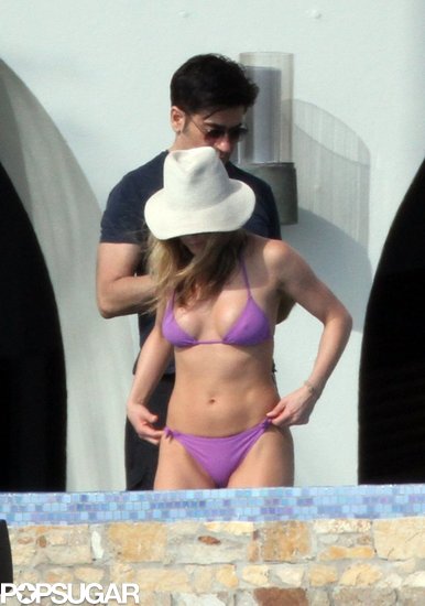 In November 2010, Jennifer Aniston went with a bright purple bikini in Mexico.
In November 2010, Jennifer Aniston went with a bright purple bikini in Mexico.