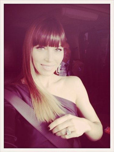 Jessica Biel snapped a photo of her look while en route to the Grammys.
Source: Twitter user JessicaBiel
Jessica Biel snapped a photo of her look while en route to the Grammys.
Source: Twitter user JessicaBiel