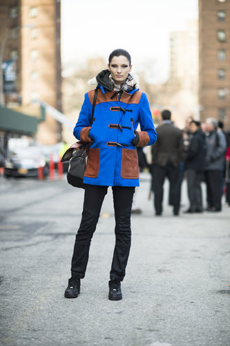 Bold, blue outerwear was the center of attention in this look.
Source: Le 21ème | Adam Katz Sinding
Bold, blue outerwear was the center of attention in this look.
Source: Le 21ème | Adam Katz Sinding