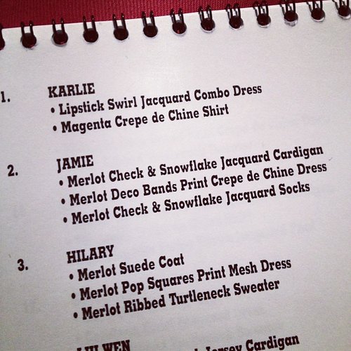 Karlie Kloss opened the Anna Sui show with a dance!
Karlie Kloss opened the Anna Sui show with a dance!