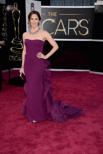 Jennifer Garner on the red carpet at the Oscars 2013.
Jennifer Garner on the red carpet at the Oscars 2013.