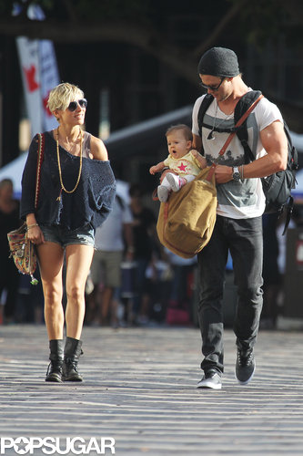 Chris Hemsworth and Elsa Pataky Stroll in Sydney With Baby India Chris Hemsworth and Elsa Pataky Stroll in Sydney With Baby India