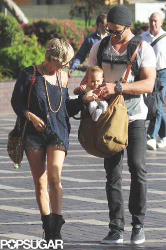 Chris Hemsworth and Elsa Pataky Stroll in Sydney With Baby India Chris Hemsworth and Elsa Pataky Stroll in Sydney With Baby India