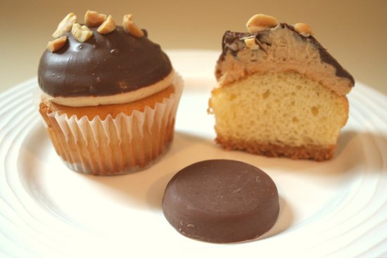 Tagalong Cupcakes: Version 1 Tagalong Cupcakes: Version 1