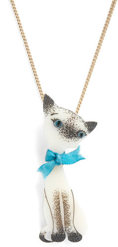 Cat Live Without Necklace