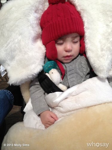 Brooks Stuber bundled up tight while he and mama Molly Sims strolled around a chilly NYC.
Source: Twitter user MollyBSims
Brooks Stuber bundled up tight while he and mama Molly Sims strolled around a chilly NYC.
Source: Twitter user MollyBSims