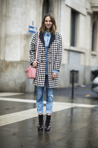 A houndstooth coat livened up this attendee's denim on denim.
Source: Le 21ème | Adam Katz Sinding
A houndstooth coat livened up this attendee's denim on denim.
Source: Le 21ème | Adam Katz Sinding