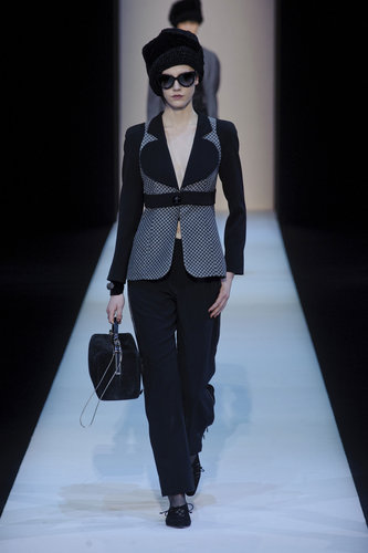 Giorgio Armani Fall 2013
Giorgio Armani Fall 2013