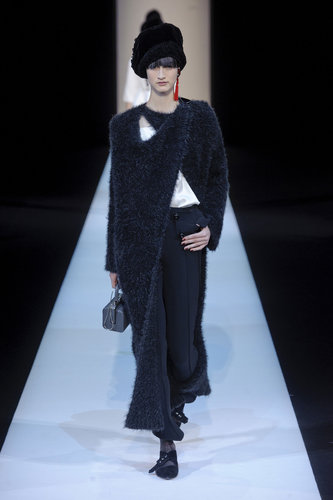 Giorgio Armani Fall 2013
Giorgio Armani Fall 2013