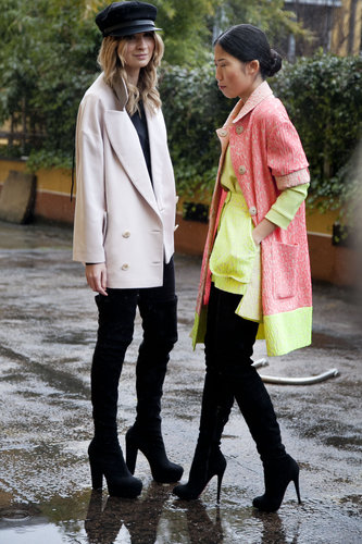 A boyish coat and cap for one; neon hues for the other — both are worth taking notes from.
A boyish coat and cap for one; neon hues for the other — both are worth taking notes from.