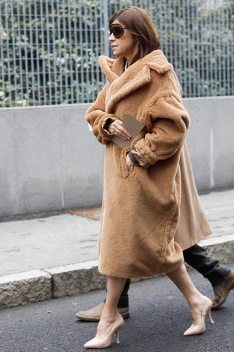 Carine Roitfeld stuck to neutrals with a bold, textural twist.
Carine Roitfeld stuck to neutrals with a bold, textural twist.