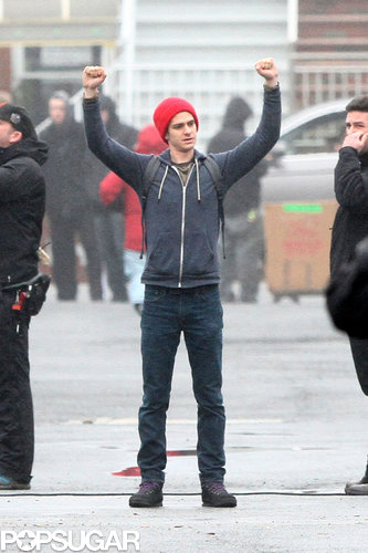 Andrew Garfield raised his arms over his head while on the set of The Amazing Spider-Man 2 in NYC.
Andrew Garfield raised his arms over his head while on the set of The Amazing Spider-Man 2 in NYC.