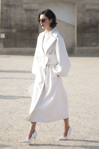 A drama-inducing all-white ensemble.
A drama-inducing all-white ensemble.