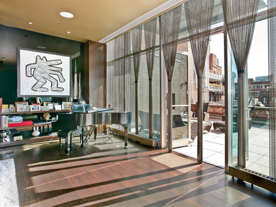 We can almost picture Alicia at the piano.
Source: Sotheby's
We can almost picture Alicia at the piano.
Source: Sotheby's