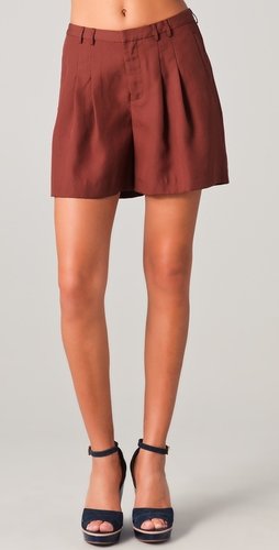 3 ways to style high-wasted shorts