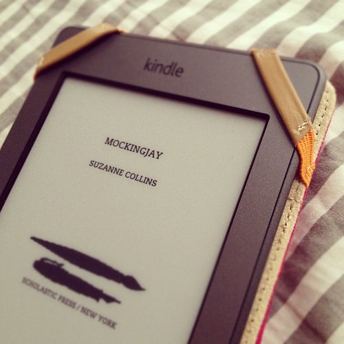 I read Suzanne Collins's last book in The Hunger Games trilogy, Mockingjay, on my Kindle.
I read Suzanne Collins's last book in The Hunger Games trilogy, Mockingjay, on my Kindle.