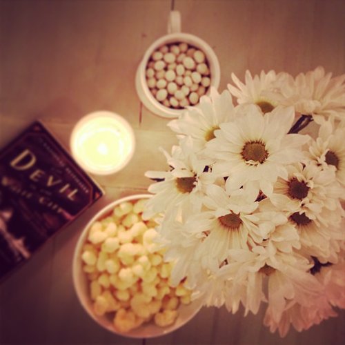 When I hosted book club for The Devil in the White City, I went with an all-white theme.
When I hosted book club for The Devil in the White City, I went with an all-white theme.