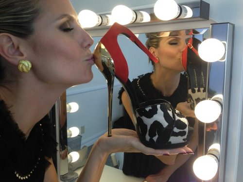 Heidi Klum kissed her new Giuseppe Zanotti heels.
Source: Twitter user heidiklum
Heidi Klum kissed her new Giuseppe Zanotti heels.
Source: Twitter user heidiklum