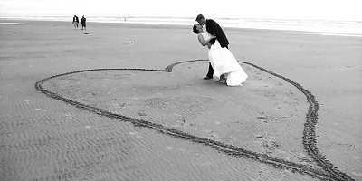 How to Plan an Affordable Beach Wedding