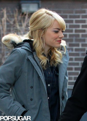 Emma Stone Smiles Big on Set While Andrew Garfield Packs Up Emma Stone Smiles Big on Set While Andrew Garfield Packs Up