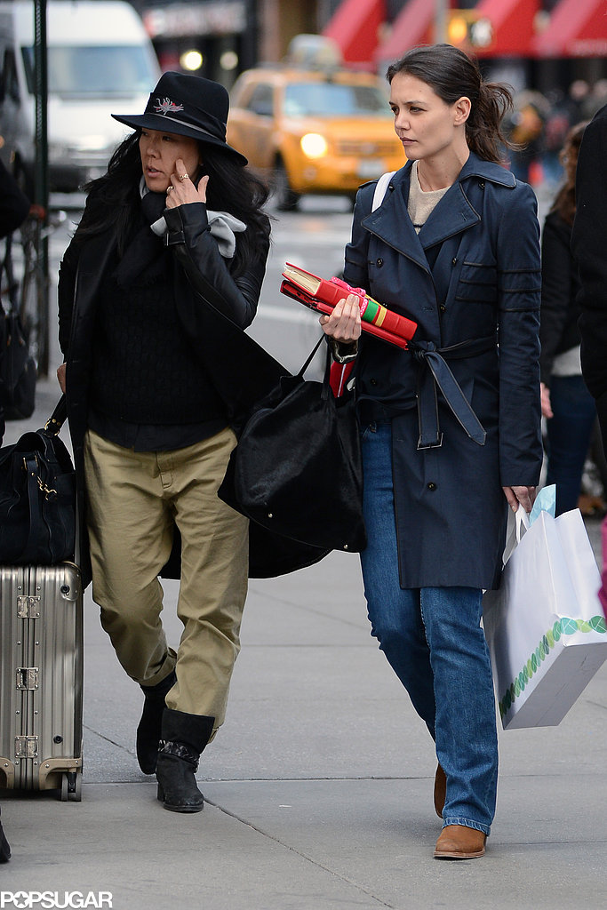 Katie Holmes walked around NYC with her stylist Jeanne Yang.
Katie Holmes walked around NYC with her stylist Jeanne Yang.